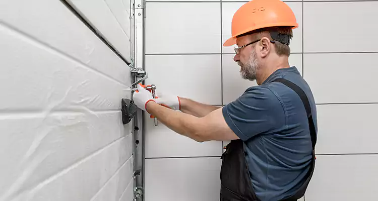 Emergency Garage Door Repair in Pace, FL