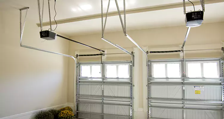 Residential Emergency Garage Door Repair in Pace, FL