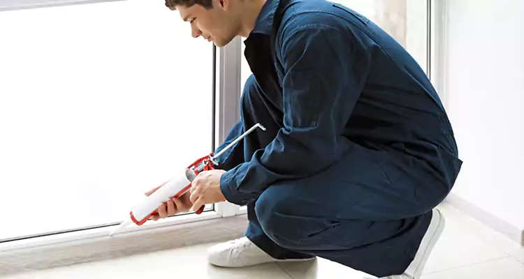 Window Glass Caulk Repair in Pace, FL
